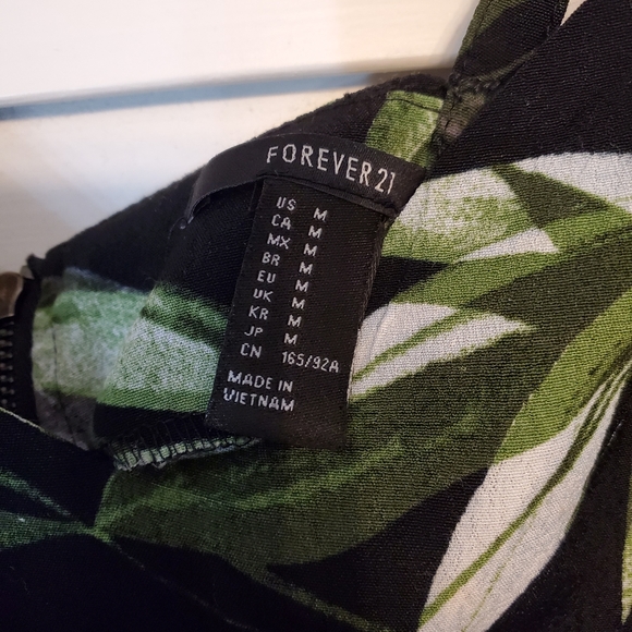 Two piece crop top and high waist skirt set - Picture 4 of 4